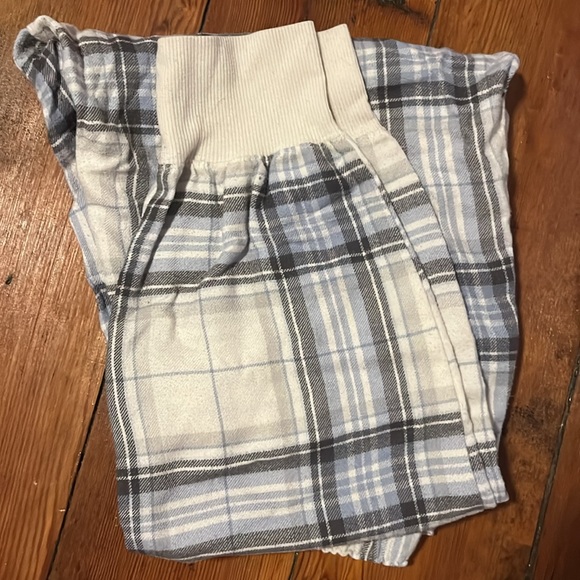 Hollister PJ pants - Picture 2 of 3